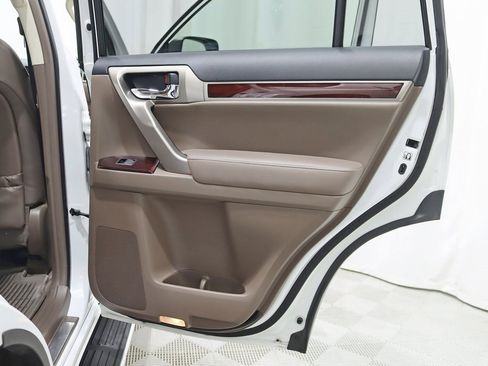 Used 2019 Lexus GX 460 Premium image 35