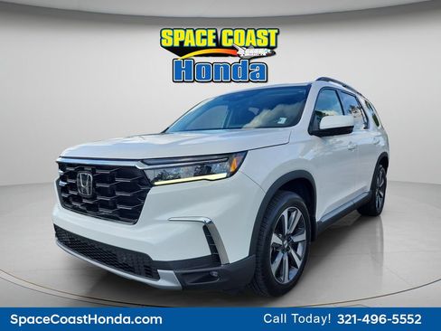 Certified 2023 Honda Pilot Touring image 10