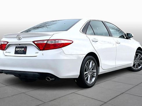 Used 2017 Toyota Camry SE image 12