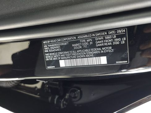 Used 2025 Volvo XC60 T8 Ultra AWD/4WD image 36