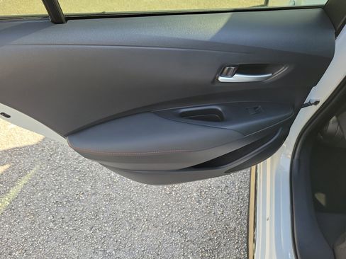 Used 2023 Toyota Corolla SE image 9