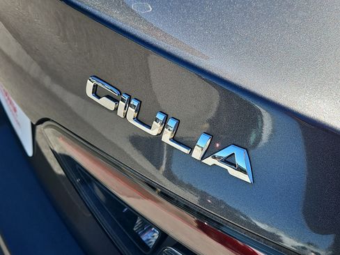 Used 2024 Alfa Romeo Giulia Veloce image 6