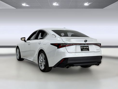 Used 2025 Lexus IS 300 w/ Comfort Package RWD image 3