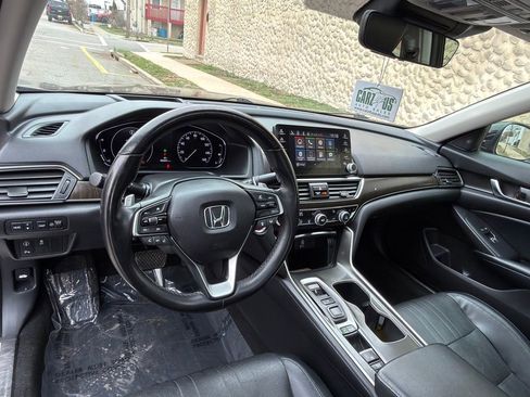Used 2018 Honda Accord Touring image 22