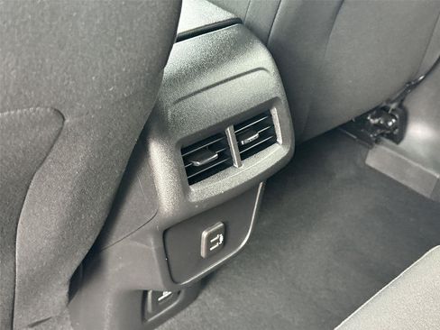 Used 2023 Chevrolet Equinox LT FWD image 19