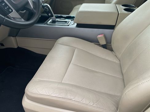 Used 2017 Ford Expedition Limited w/ Equipment Group 301A image 8