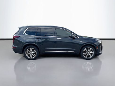 Used 2021 Cadillac XT6 Premium Luxury FWD image 2