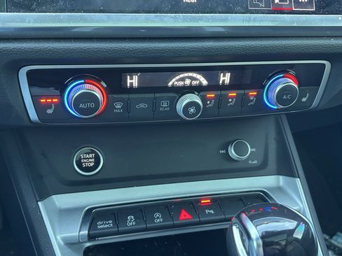 Used 2022 Audi Q3 2.0T Premium w/ Convenience Package image 3