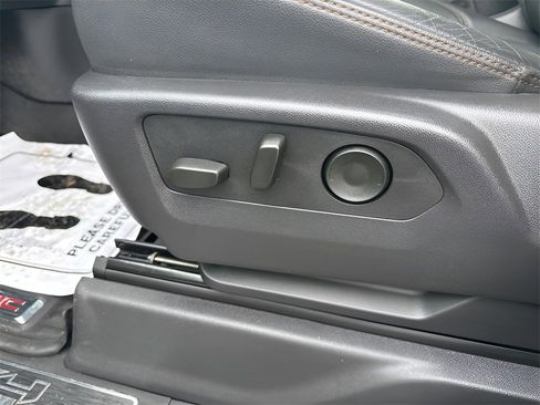Used 2025 GMC Sierra 2500 AT4 w/ AT4 Premium Plus Package image 23