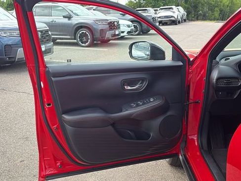 Used 2025 Honda HR-V Sport image 9