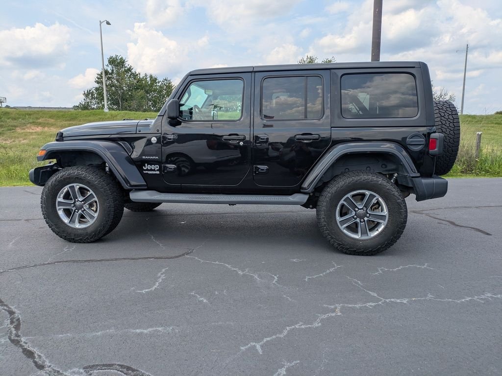 Used 2018 Jeep Wrangler Unlimited Sahara w/ Cold Weather Group AWD/4WD image 7