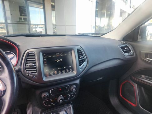 Used 2020 Jeep Compass Trailhawk image 17