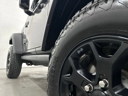 Used 2021 Jeep Wrangler Sport AWD/4WD image 19