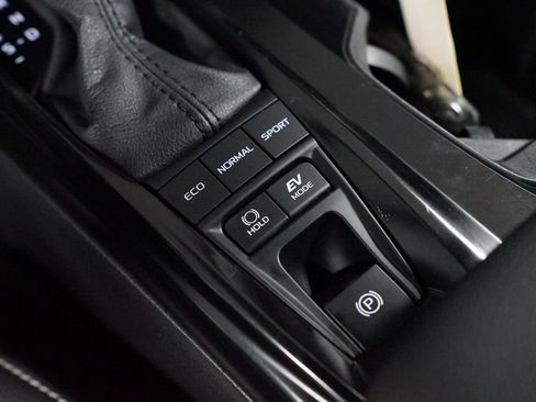 Used 2025 Toyota Camry SE FWD image 23