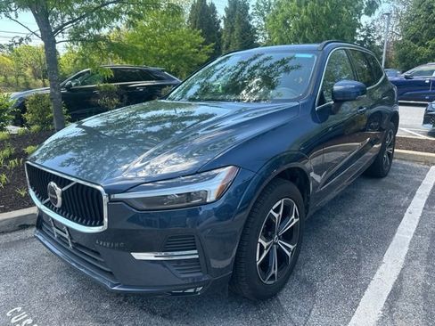 Used 2022 Volvo XC60 B5 Momentum w/ Climate Package AWD/4WD image 3