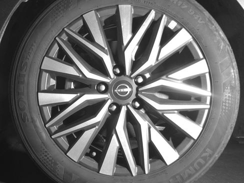 Used 2025 Nissan Altima 2.5 SV image 12