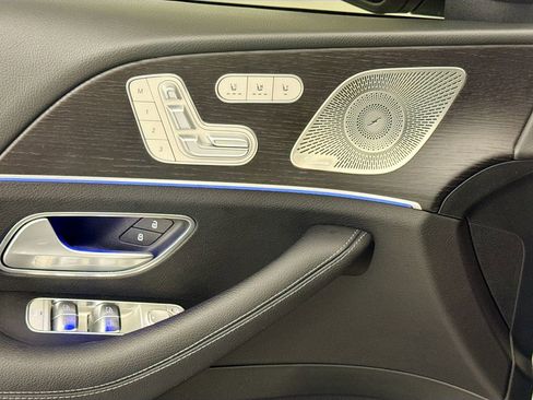 Used 2025 Mercedes-Benz GLS 450 4MATIC image 17