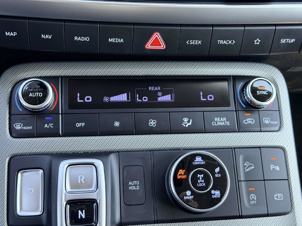 Used 2023 Hyundai Palisade SEL w/ Premium Package AWD/4WD image 6