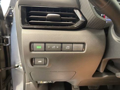 Used 2025 Nissan Sentra SV w/ All-Weather Package FWD image 15