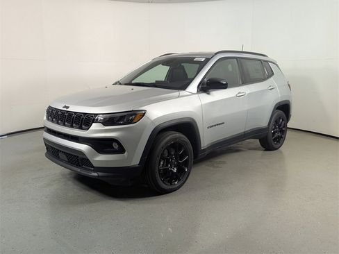New 2026 Jeep Compass Latitude image 3