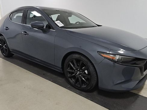 Used 2022 MAZDA MAZDA3 s FWD image 5