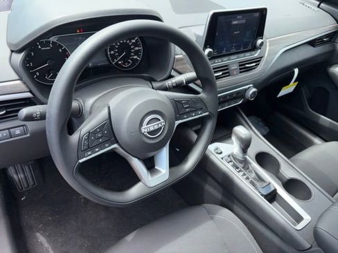 New 2026 Nissan Altima 2.5 SV FWD image 10