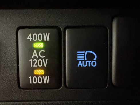 Certified 2018 Toyota Tacoma TRD Sport image 7