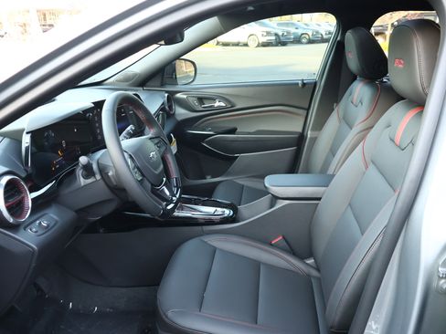 New 2026 Chevrolet Trax RS w/ Sunroof Package FWD image 10