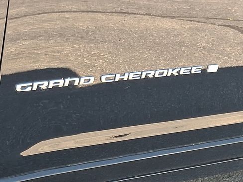 Used 2024 Jeep Grand Cherokee Overland AWD/4WD image 33