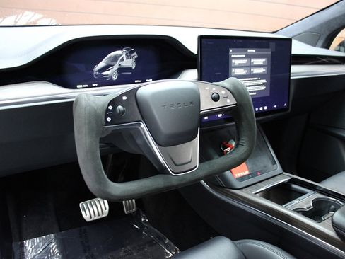 Used 2023 Tesla Model X image 41