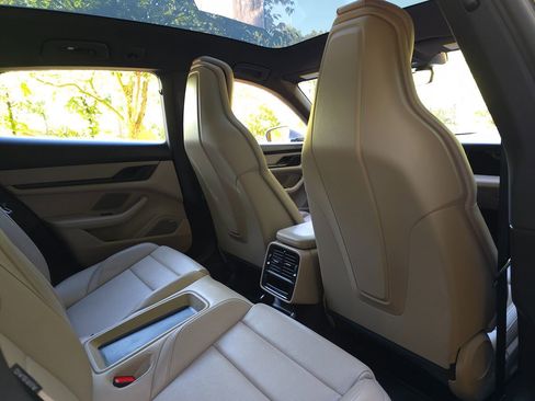 Used 2023 Porsche Taycan 4 Cross Turismo w/ Premium Package image 19