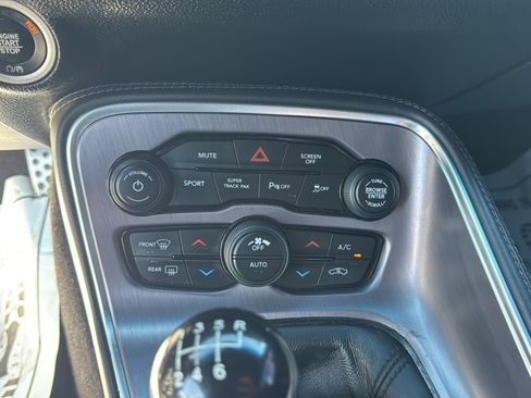 Used 2017 Dodge Challenger R/T Scat Pack w/ Driver Convenience Group RWD image 28
