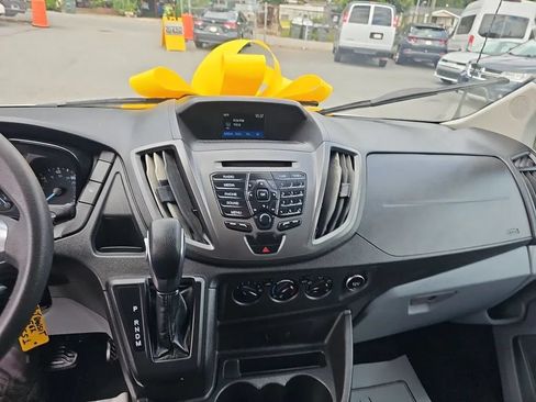 Used 2018 Ford Transit 150 XL RWD image 19