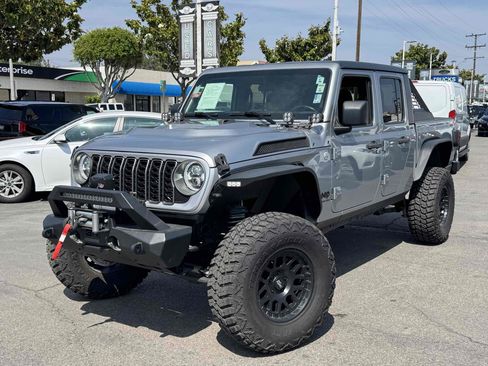 Used 2020 Jeep Gladiator Sport w/ Quick Order Package 24S AWD/4WD image 1