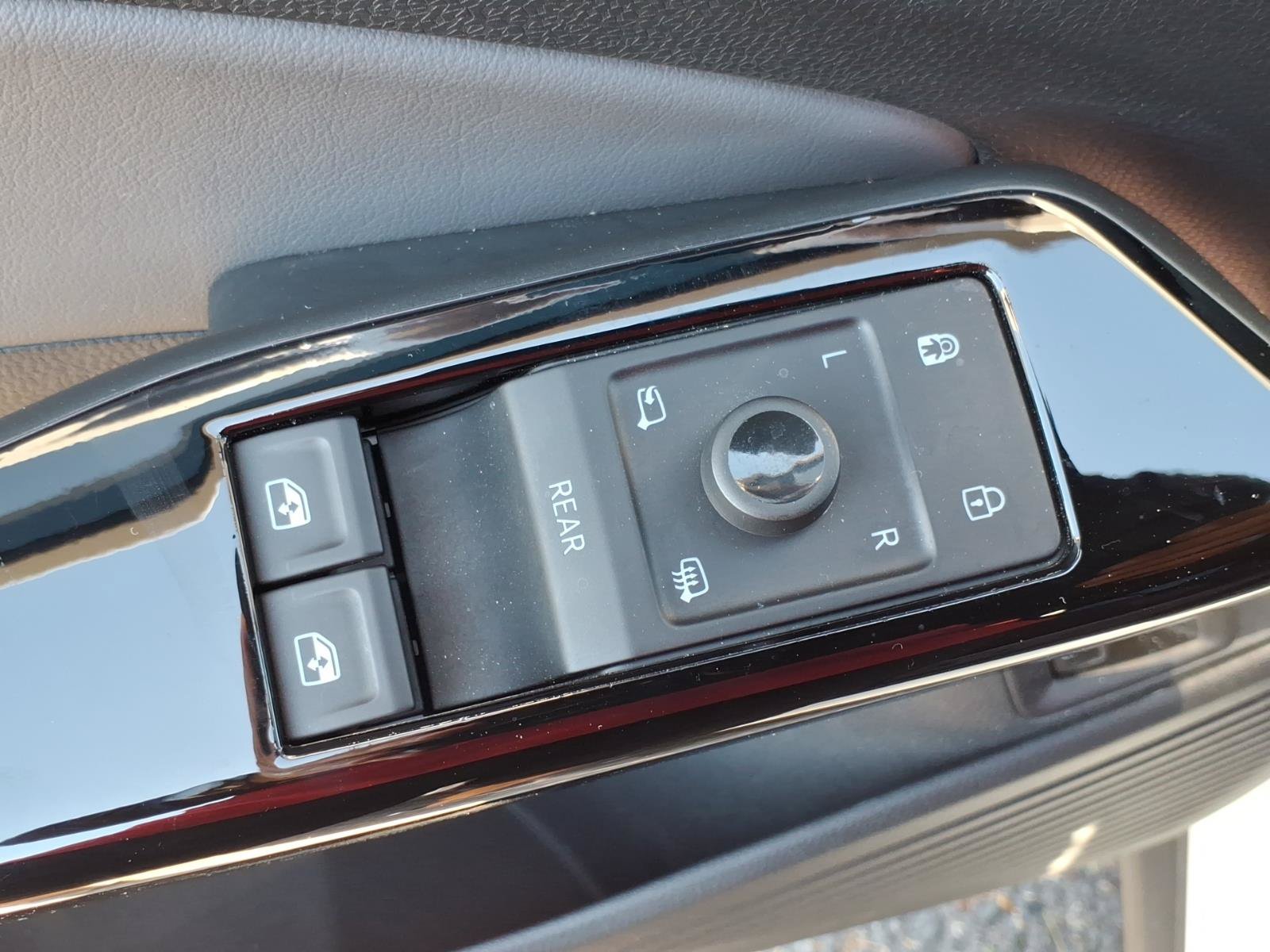 Certified 2023 Volkswagen ID.4 Pro S Plus AWD/4WD image 19