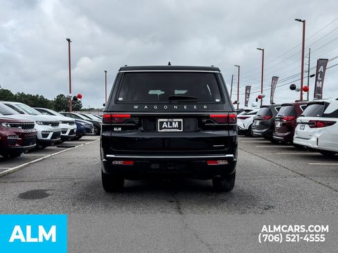 Used 2024 Jeep Wagoneer Series II w/ Flexible Seating Group RWD image 17