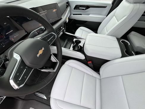 New 2026 Chevrolet Suburban Premier image 10