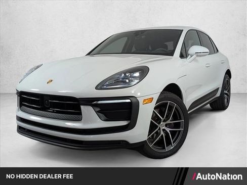 Used 2025 Porsche Macan AWD/4WD image 1