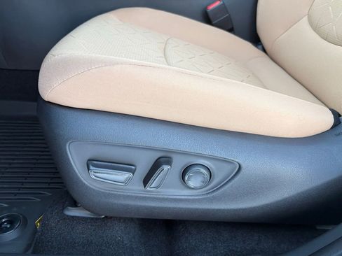 Used 2025 Toyota RAV4 XLE image 26