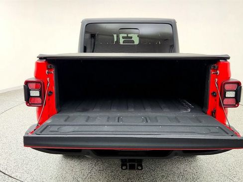Used 2020 Jeep Gladiator Overland w/ Uconnect 4C Nav & Sound Group AWD/4WD image 6