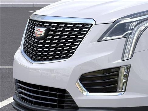 New 2025 Cadillac XT5 Luxury image 13