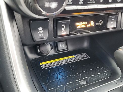 Used 2019 Toyota RAV4 XSE image 16