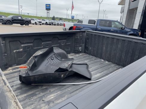 Used 2022 Chevrolet Silverado 1500 W/T w/ WT Safety Package AWD/4WD image 10