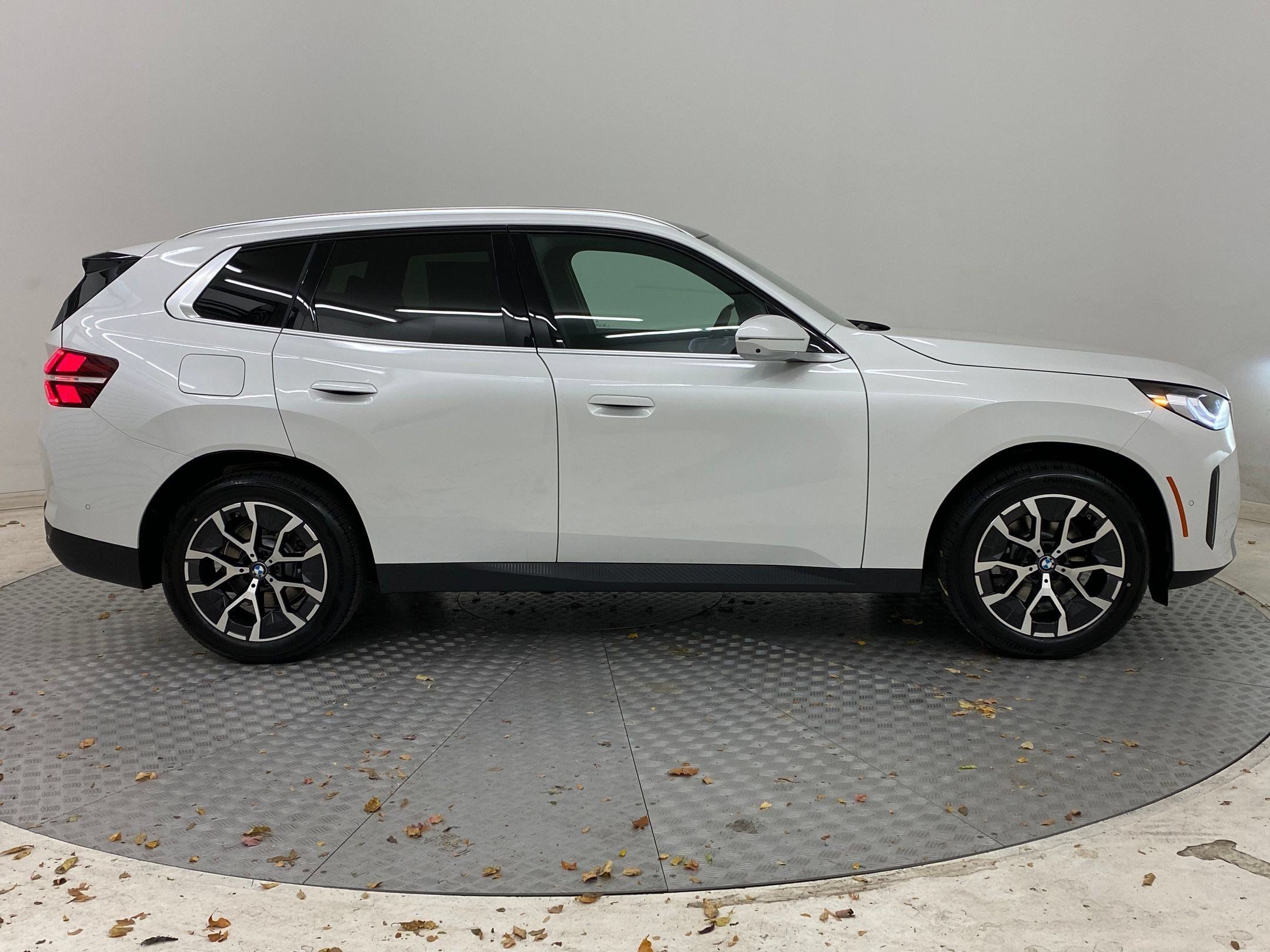 Used 2026 BMW X3 xDrive30i w/ Premium Package AWD/4WD image 7