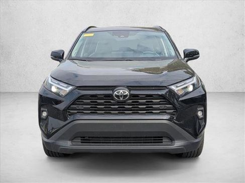 Used 2023 Toyota RAV4 XLE Premium image 3