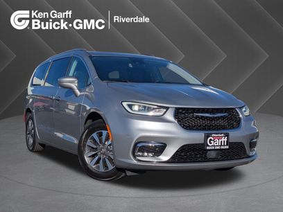 Used 2021 Chrysler Pacifica Touring-L