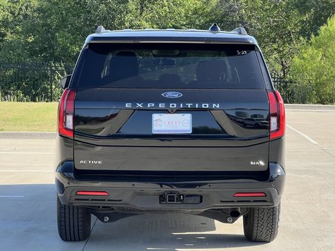 Used 2025 Ford Expedition Max Active RWD image 4
