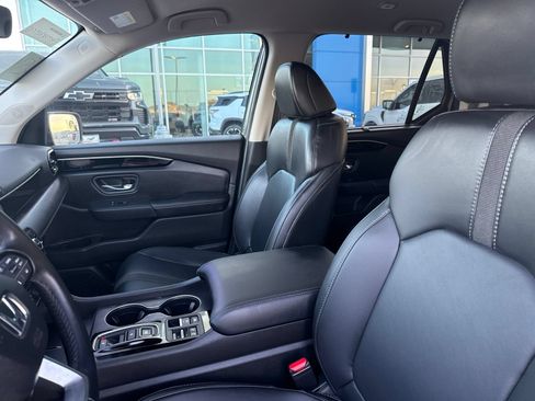 Used 2025 Honda Pilot EX-L image 9
