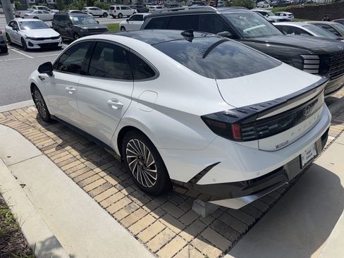 Used 2025 Hyundai Sonata Limited FWD image 6