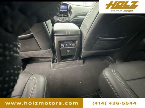 Used 2023 Chevrolet Traverse LT image 22